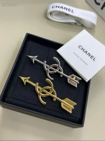 Брошка Chanell