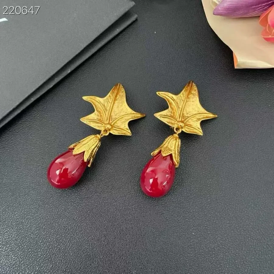 Кліпси Yves Saint Laurent Ysl 4