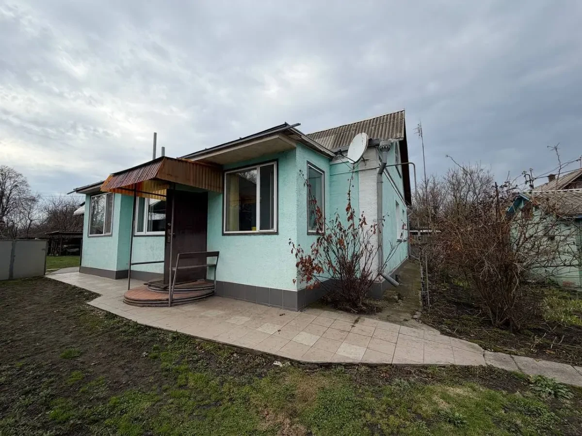 Продаж 3 кімнатного будинку в с. Усівка 70 м2