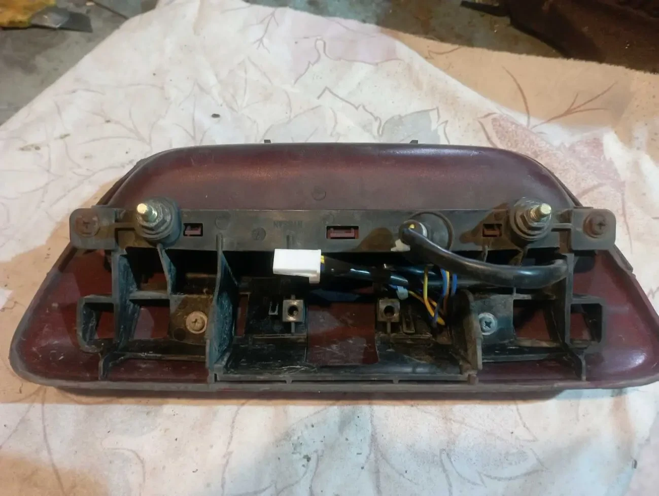 Ручка багажника Nissan Leaf 2