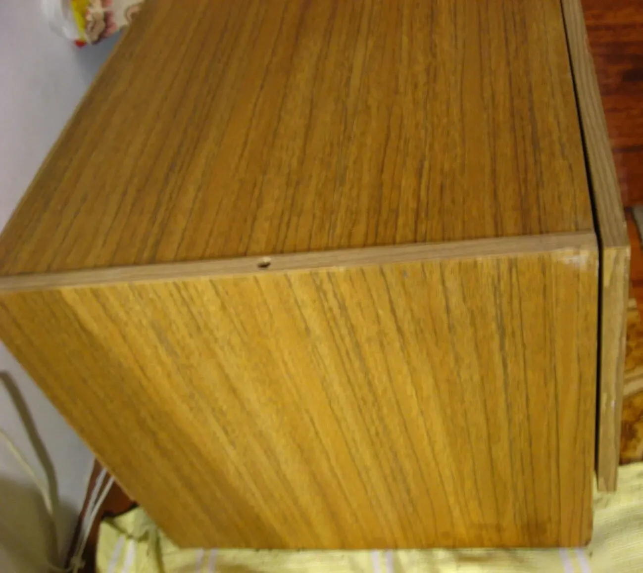 Тумба 44 на 44 на 39 см дсп дерево тумбочка, дверца откидная вес ок 10 3