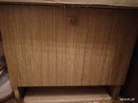 Тумба 44 на 44 на 39 см дсп дерево тумбочка, дверца откидная вес ок 10