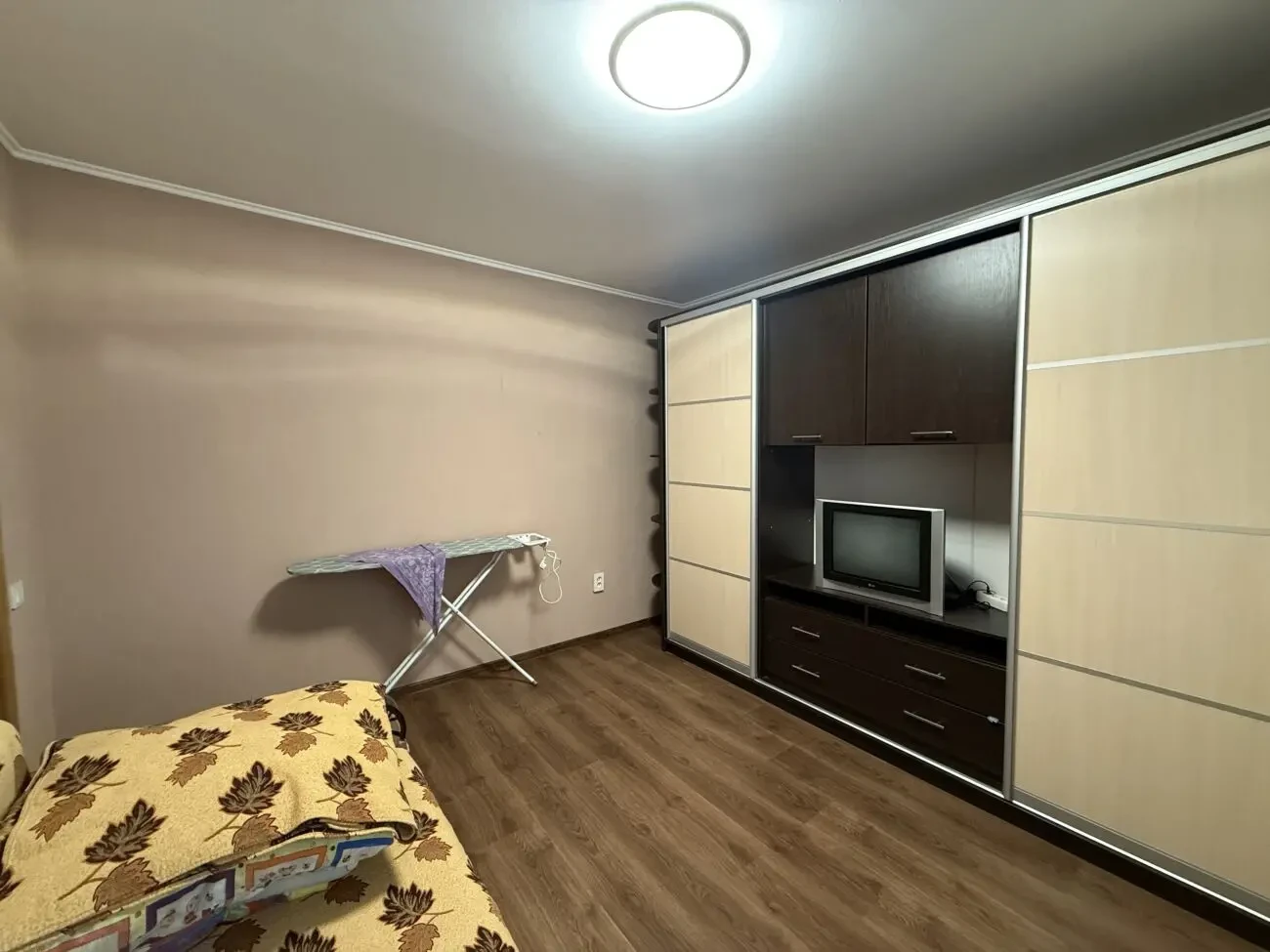 Продам 1 кім. квартиру м. Яготин 25 м2 2