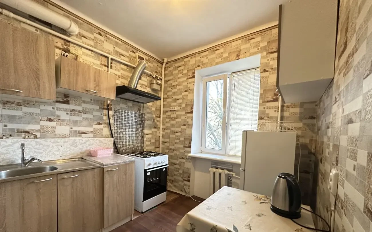 6 ст.Б.Фонтана,светлая приятная квартира,остается мебель,техника