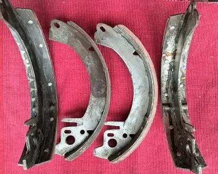 Тормозные колодки Москвич большие 4 штуки 8