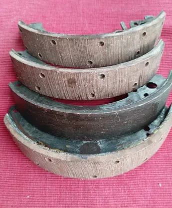 Тормозные колодки Москвич большие 4 штуки 6