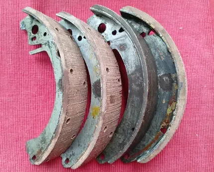 Тормозные колодки Москвич большие 4 штуки 3