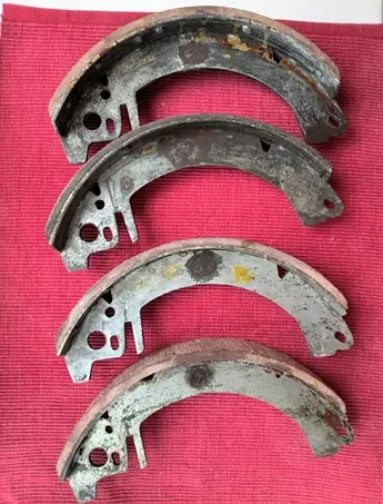 Тормозные колодки Москвич большие 4 штуки 2