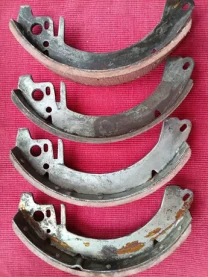 Тормозные колодки Москвич большие 4 штуки