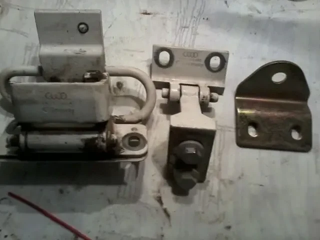 Завіса дверей петля шарнір ауді А100  С4