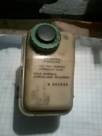 Бачок гідропідсилювача audi 100 c4