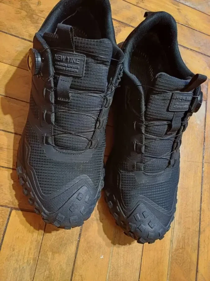 Продам Кросівки 43 розмір 4