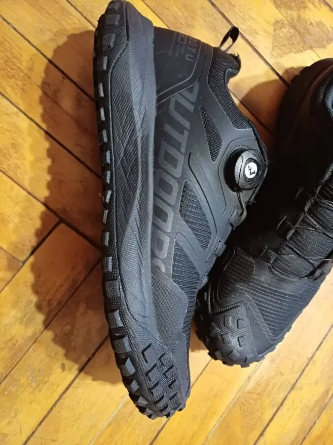 Продам Кросівки 43 розмір 3