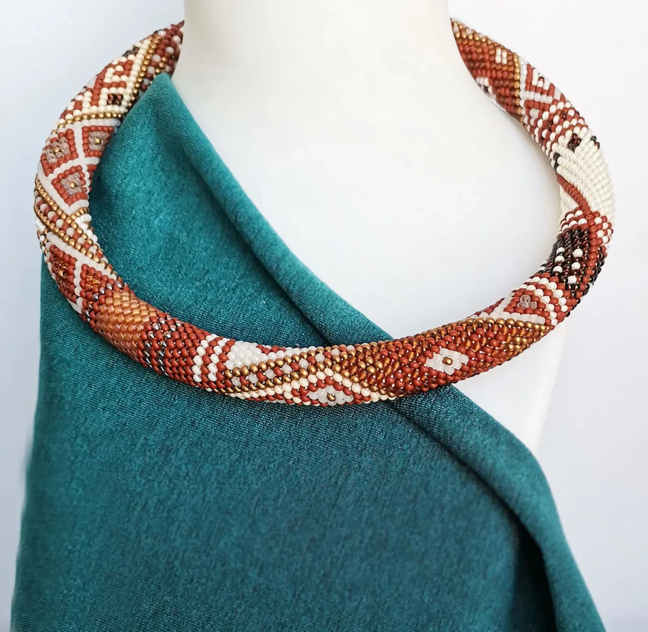 Прикраса із бісеру кольє-джгут Медова стежка 4