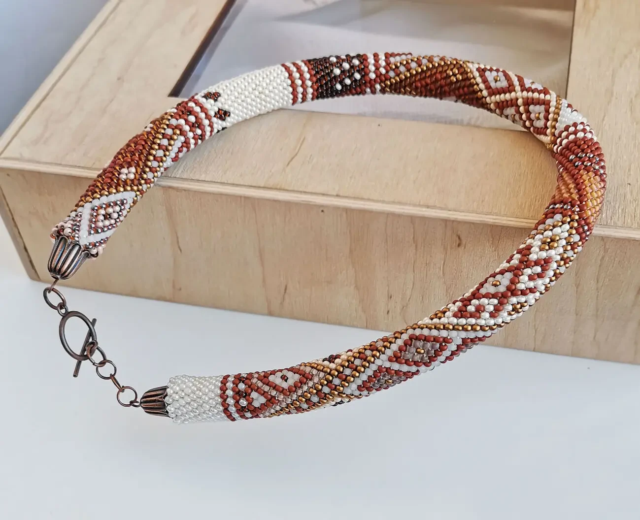 Прикраса із бісеру кольє-джгут Медова стежка 8