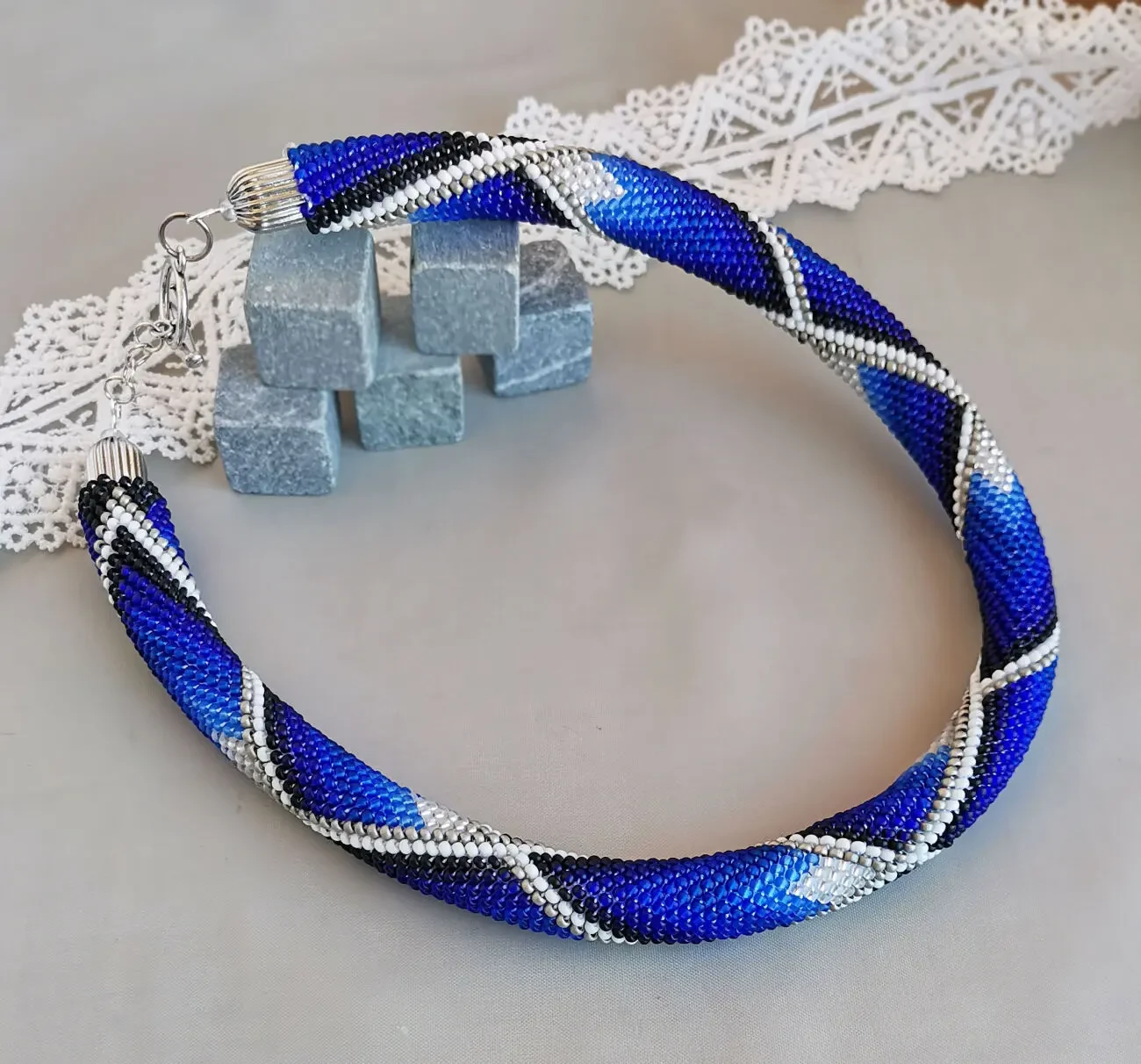Прикраса із бісеру кольє-джгут Ультрамарин 6