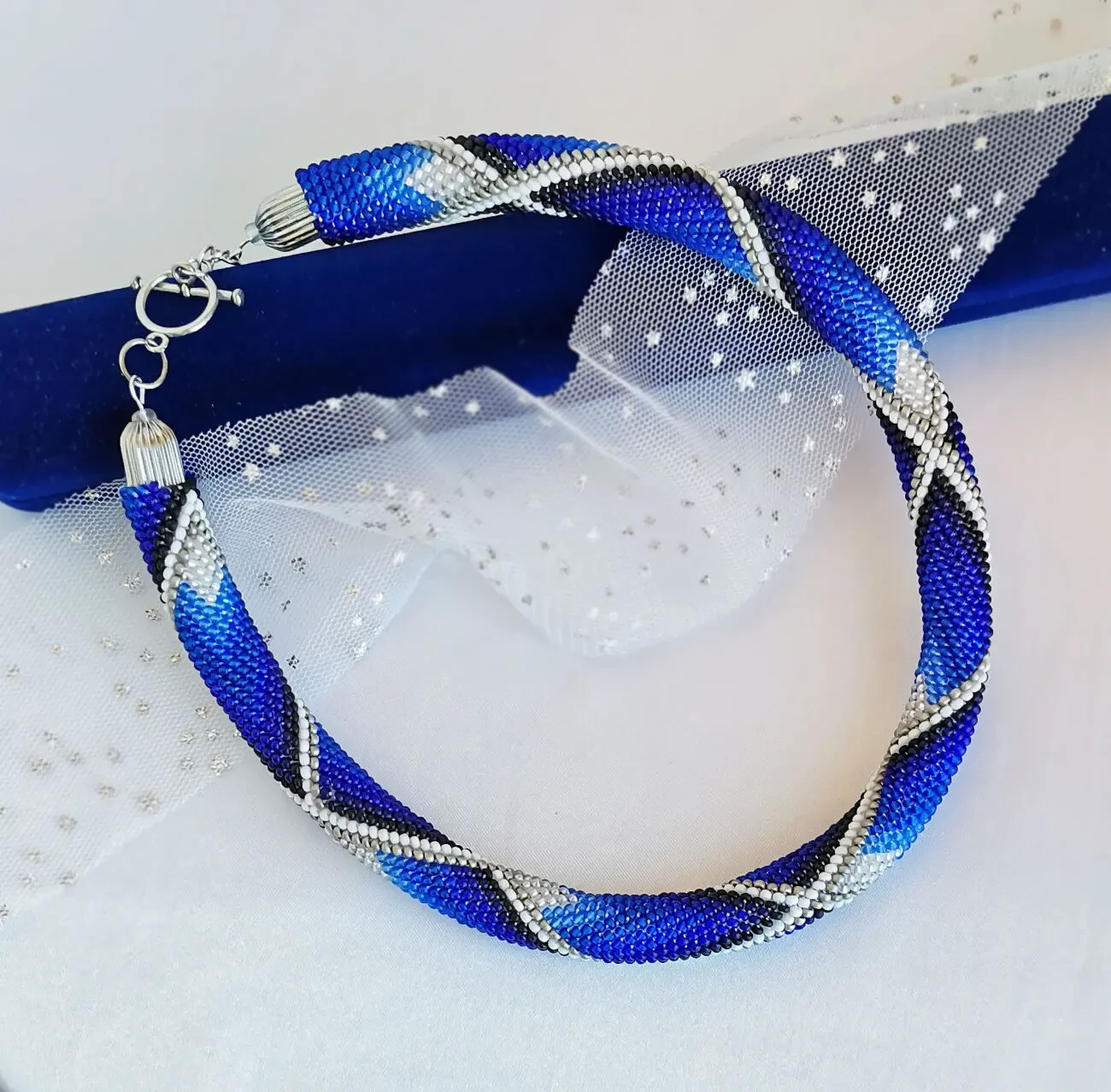 Прикраса із бісеру кольє-джгут Ультрамарин 8