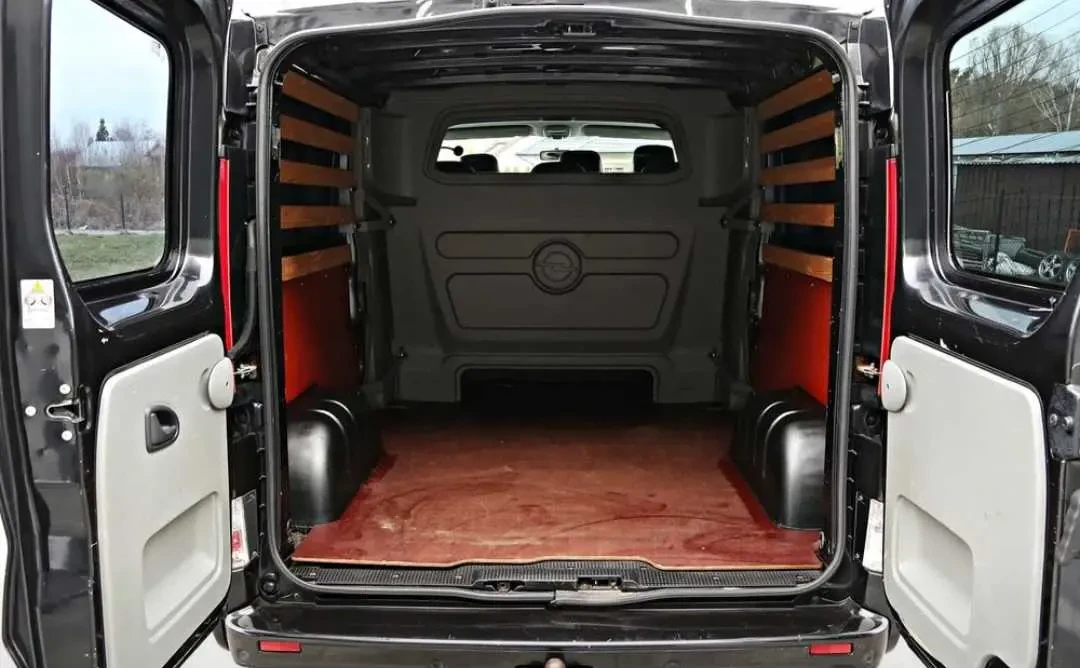 Opel Vivaro 2,5 Diesel 8