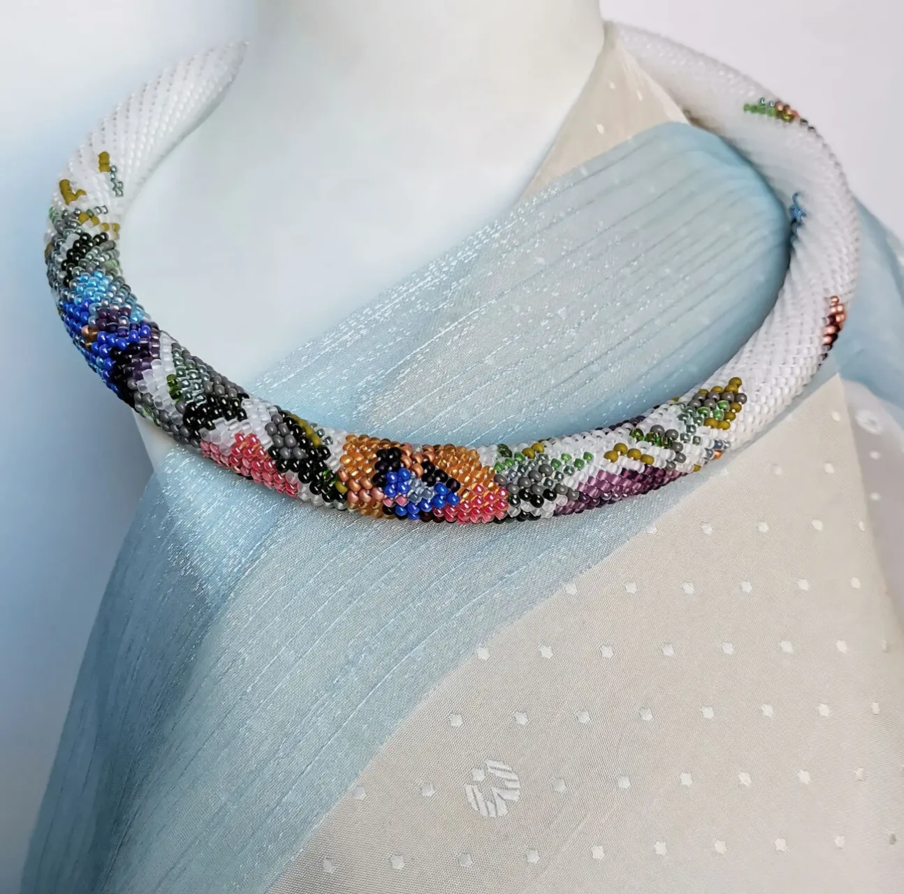 Прикраса із бісеру кольє-джгут Польовий букет 9