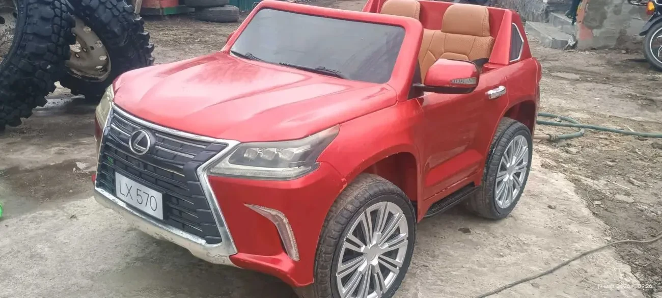 Продам дитячий автомобіль