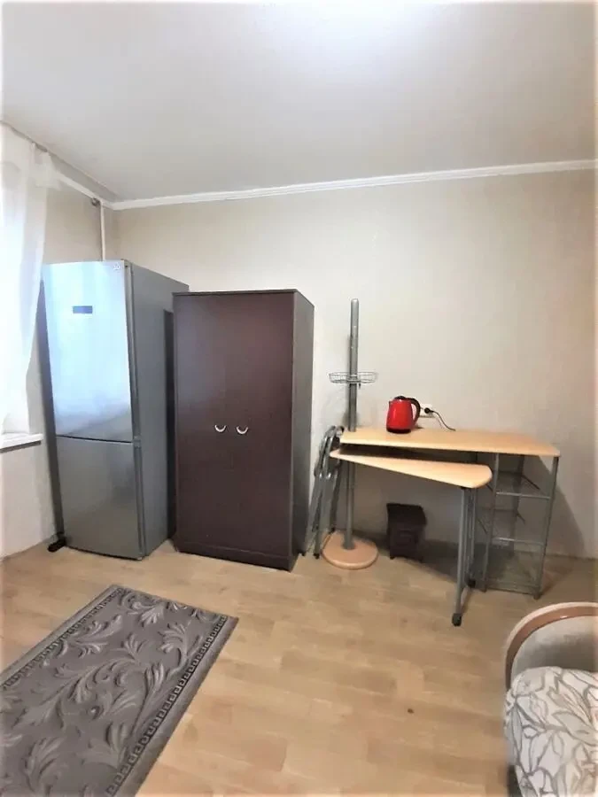 Пр.Б.Хмельницького, кінцева 136й маршрутки, продам 1к.кв Торг. 4