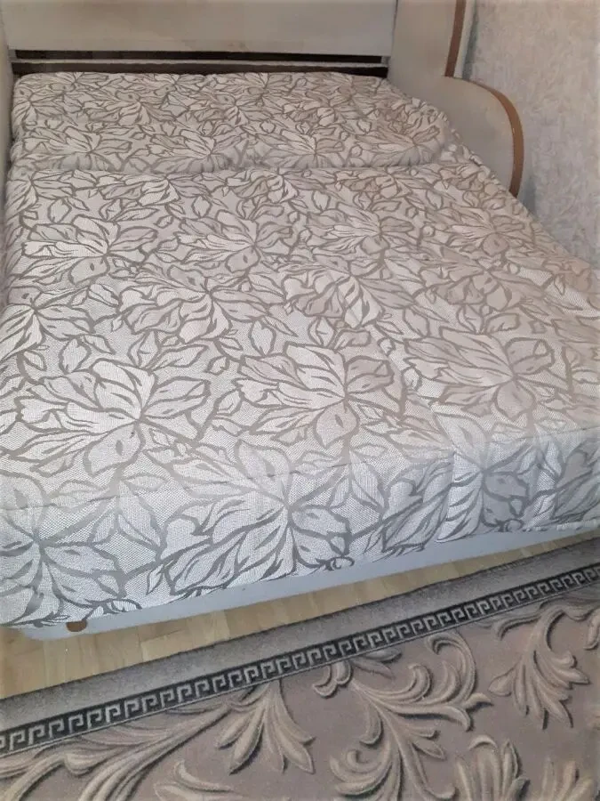 Пр.Б.Хмельницького, кінцева 136й маршрутки, продам 1к.кв Торг. 3