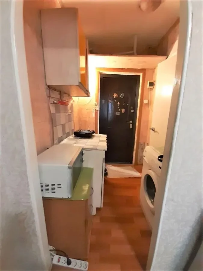 Пр.Б.Хмельницького, кінцева 136й маршрутки, продам 1к.кв Торг. 9