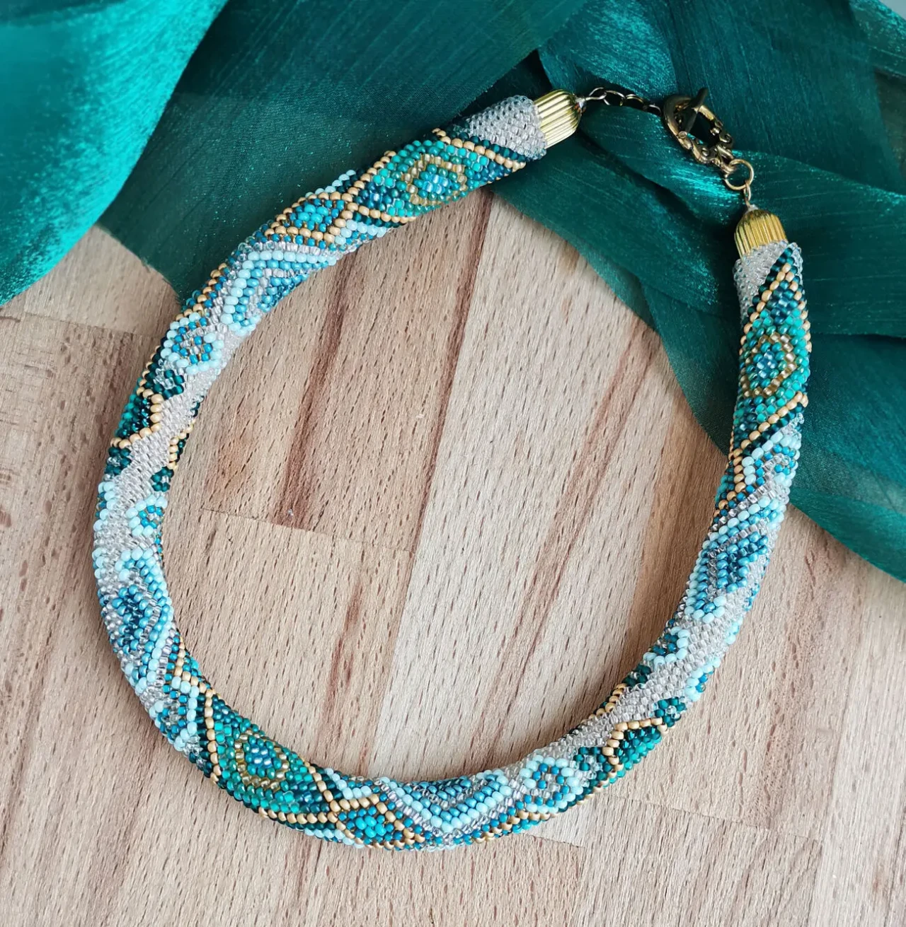 Прикраса із бісеру кольє-джгут Мелодія вічності 3