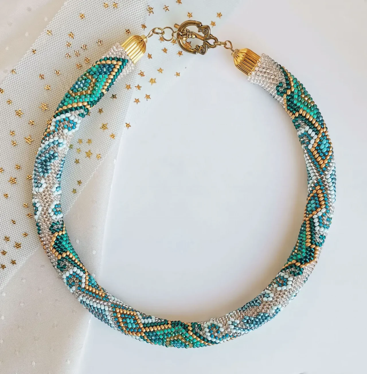 Прикраса із бісеру кольє-джгут Мелодія вічності