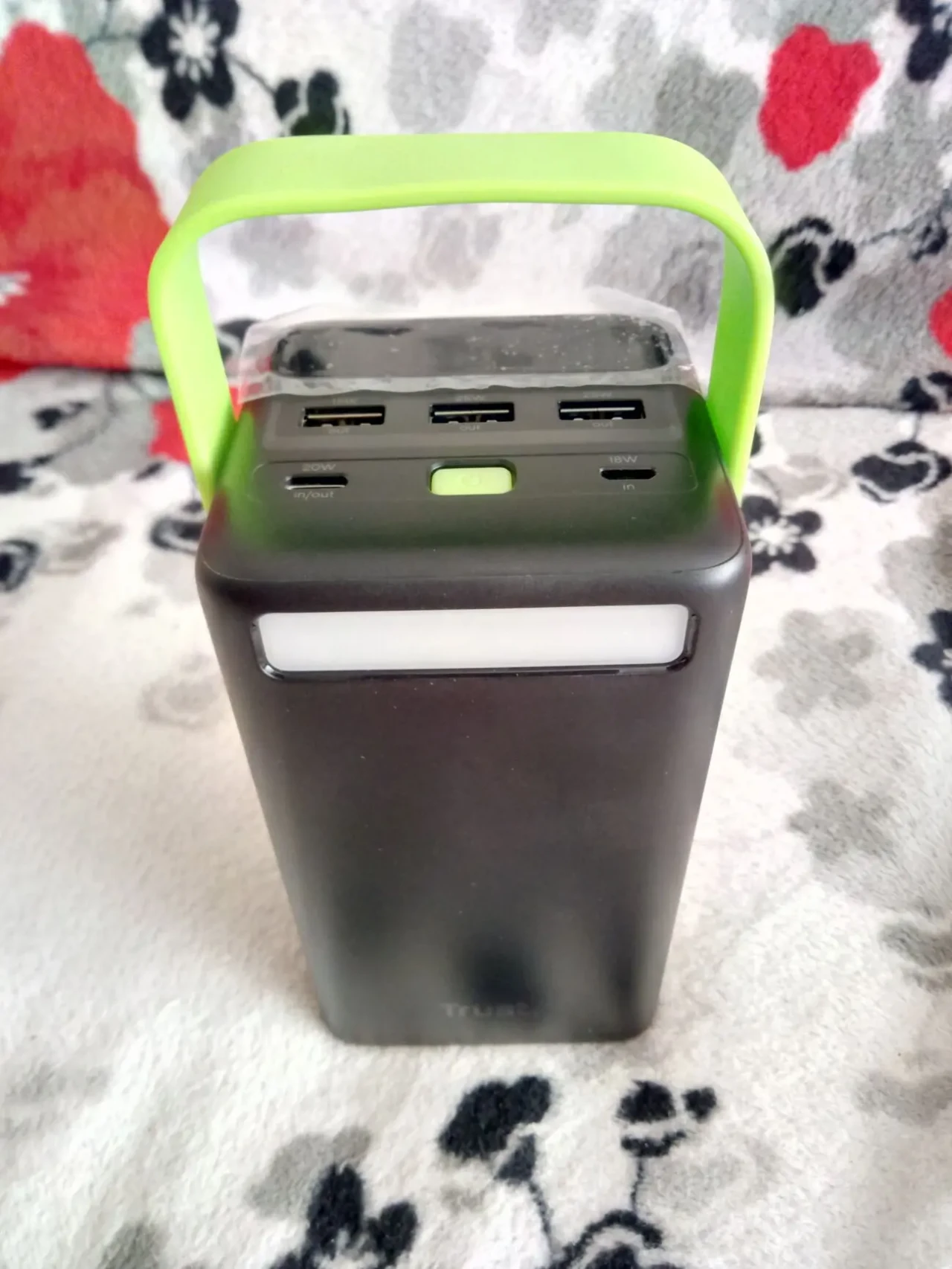 Новая батарея trust 50000 mah , оригинал повербанк li-ion аккумулято