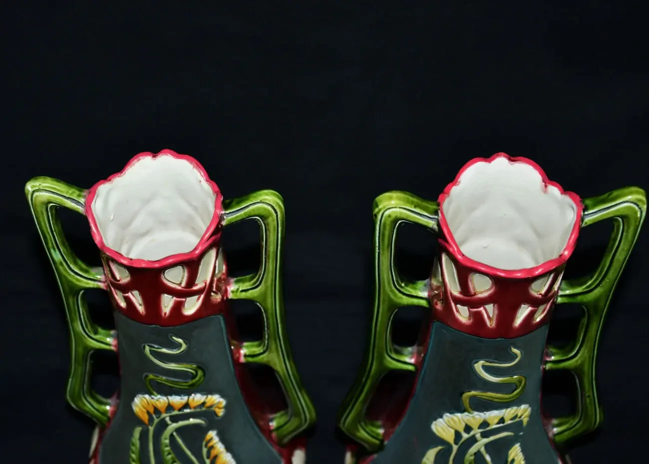 Антикварные ваза из майолики в стиле модерн. 4