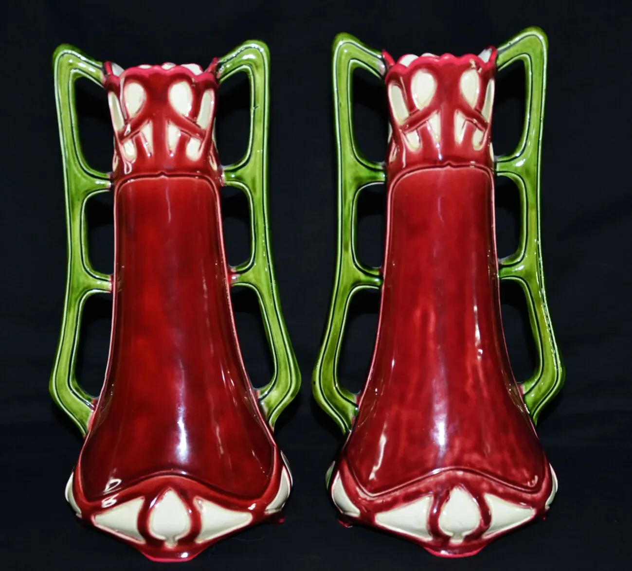 Антикварные ваза из майолики в стиле модерн. 3