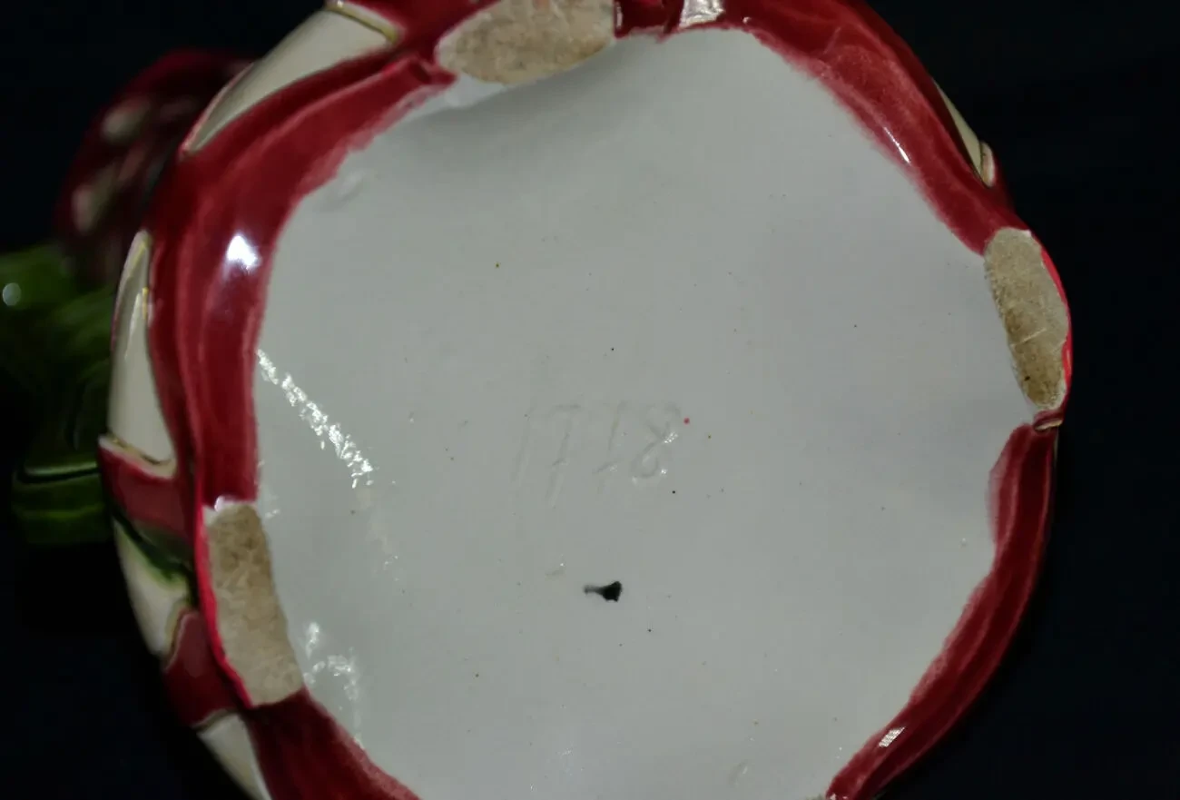 Антикварные ваза из майолики в стиле модерн. 6