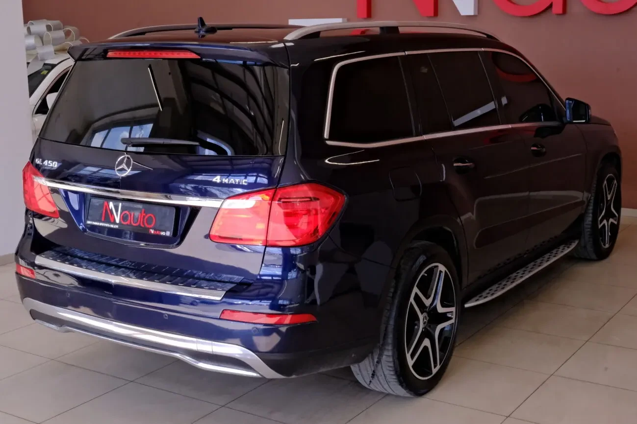 Mercedes GL-Class 5