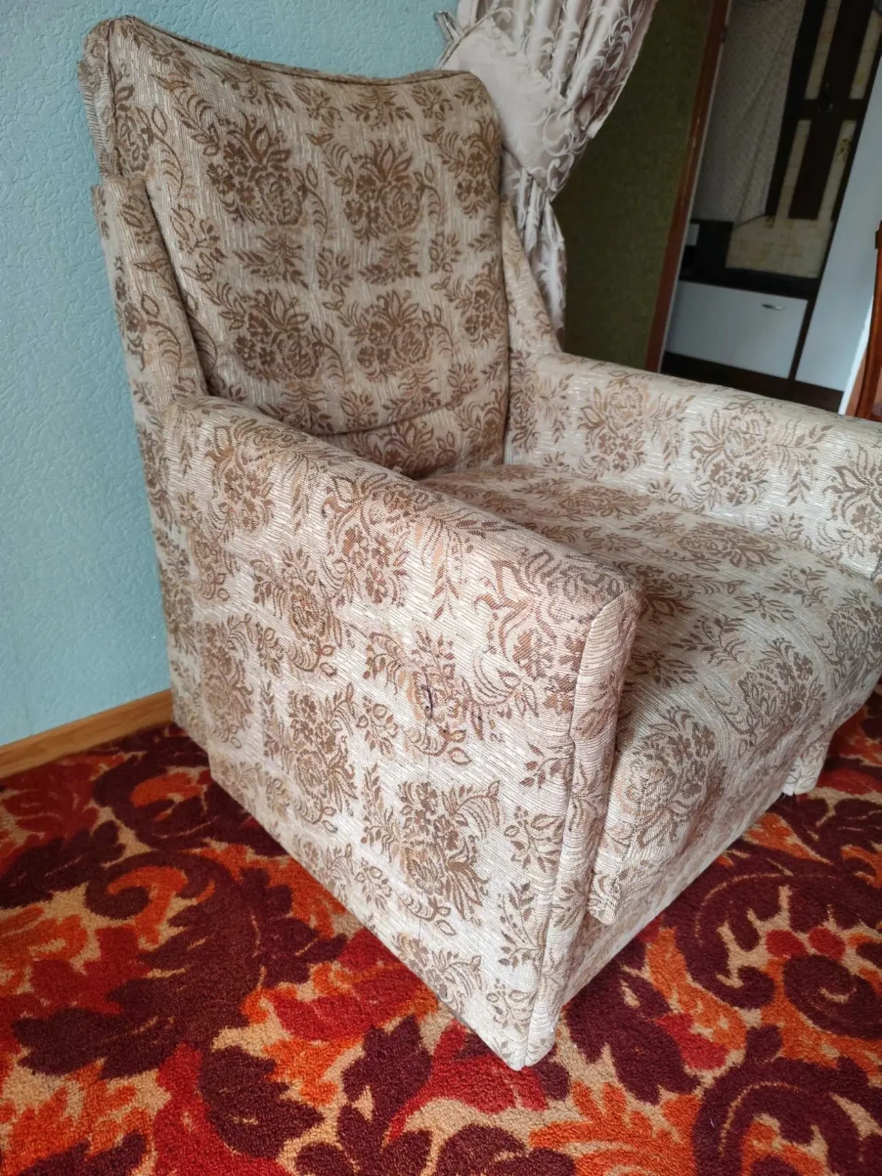 Меблі крісла 2