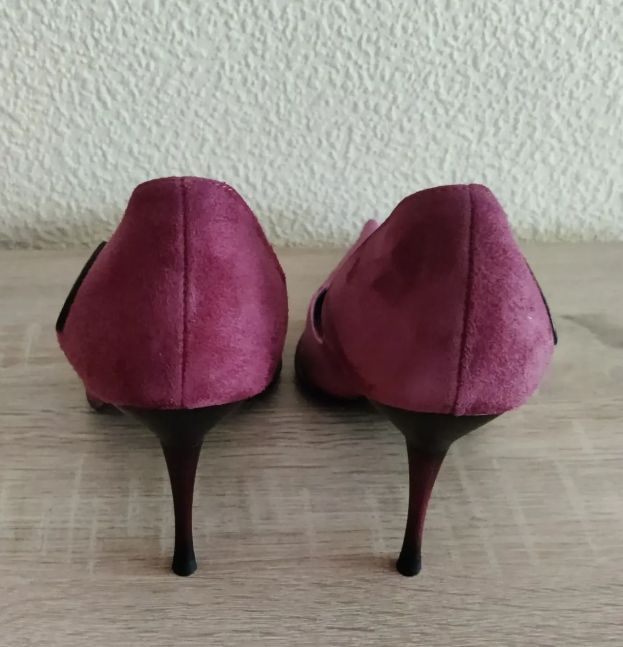 Шкіряні замшеві туфлі човники довгоносі NADHI розмір 38 4