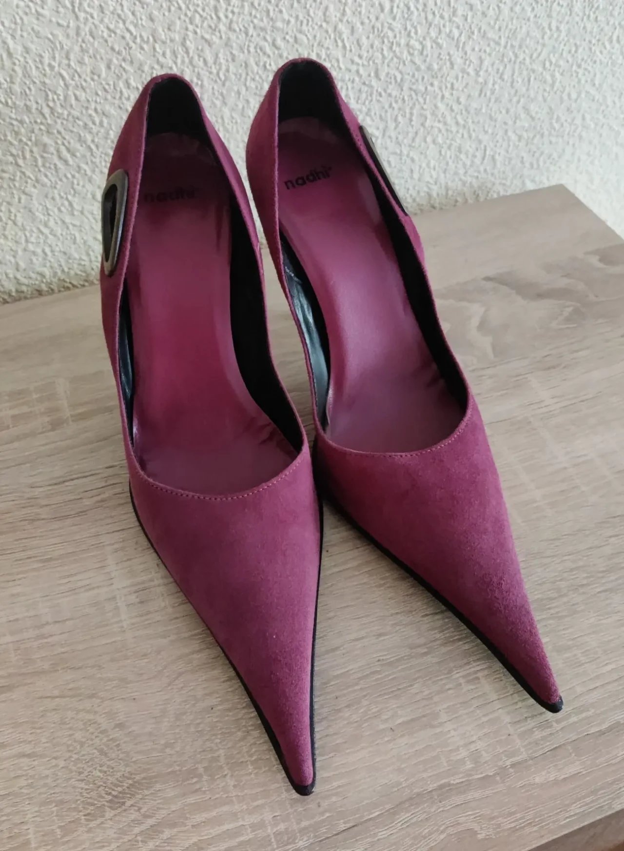 Шкіряні замшеві туфлі човники довгоносі NADHI розмір 38 2