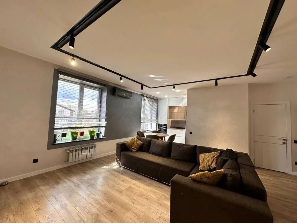 Продаж квартири в КЛУБНОМУ будинку з мансардою 2