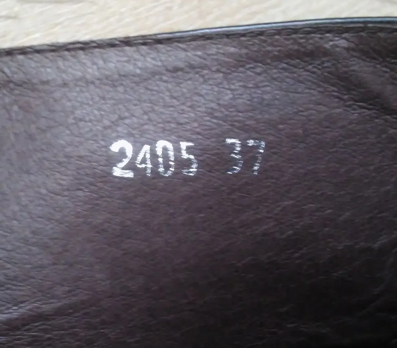 Нові лаковані ботильйони cussi розмір 37 на вузьку ніжку 10