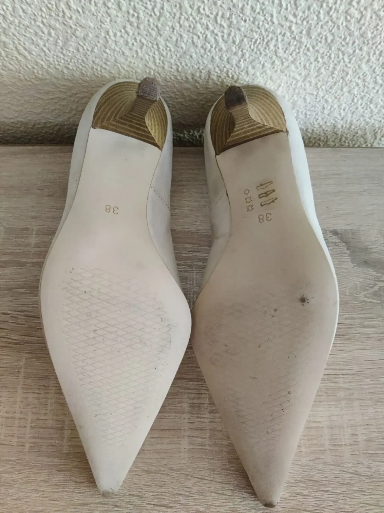 Шкіряні туфлі човники довгоносі Young Time by Olip розмір 38 6