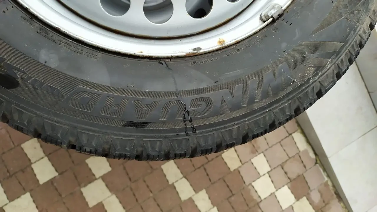 Roadstone WinGuard WinSpike SUV 215/65 R16 102T XL б/у Харьков 5