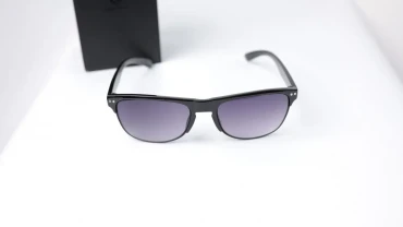 Сонцезахисні окуляри Wayfarer чорні з градієнтними лінзами