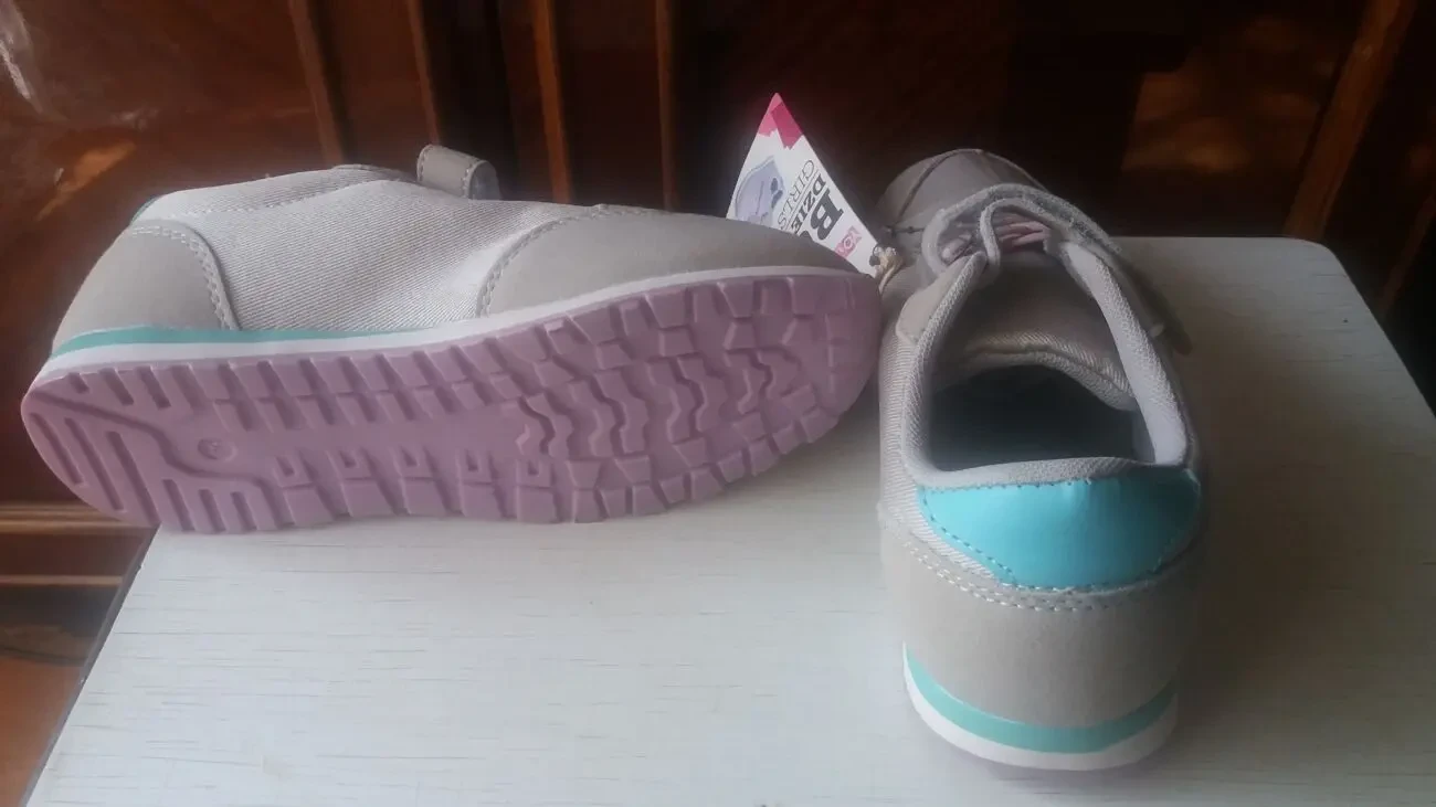 Кроссовки на девочку, польские. 3