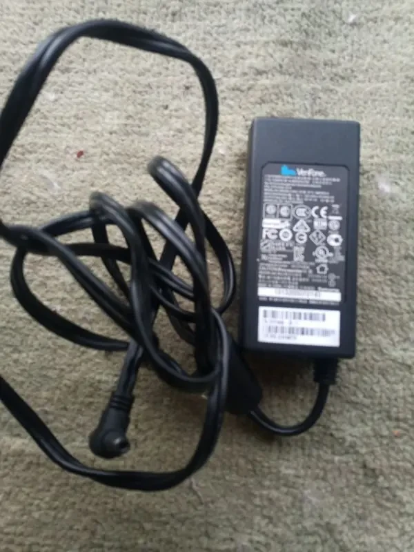 Блок питания  VeriFone SM09001A 4