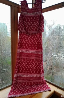 Платье красное, белые узоры, с 10  трикотаж, летнее, длинное