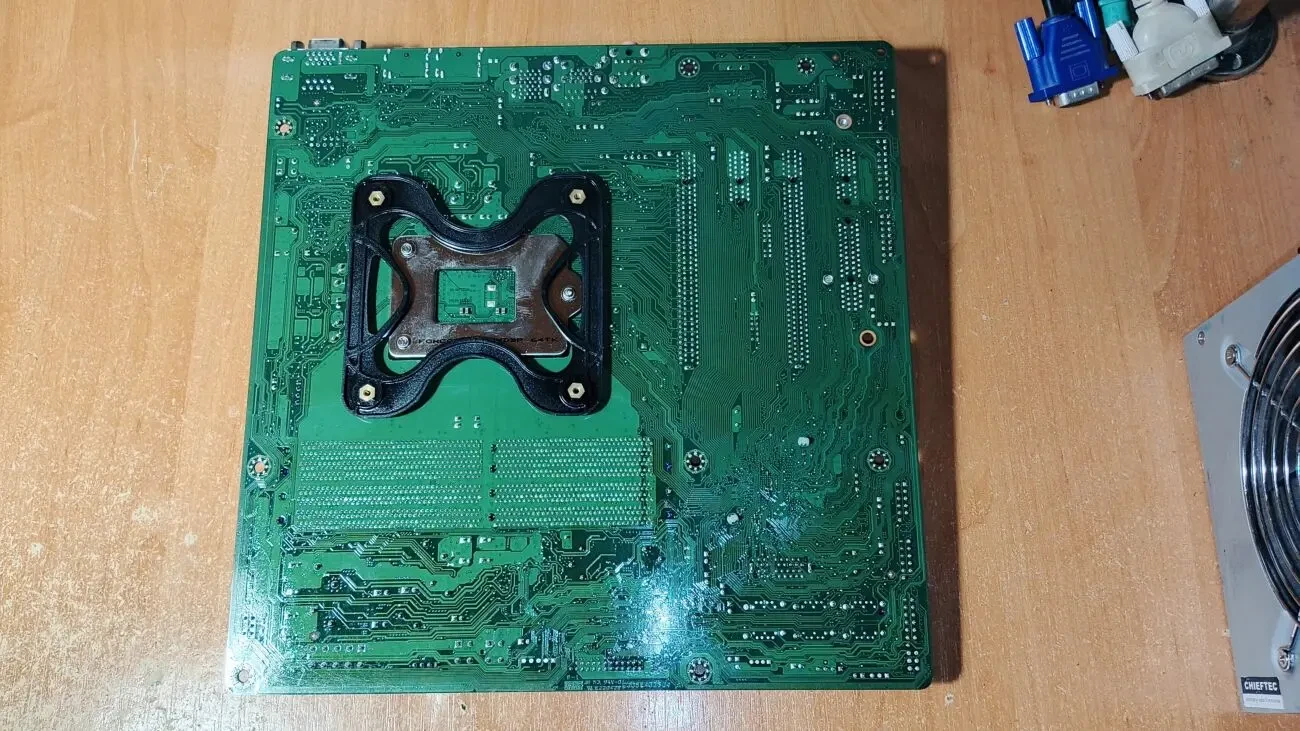 Материнская плата от Lenovo ThinkCentre M900 (IQ1X0MS) (Q170) (S1151) 3