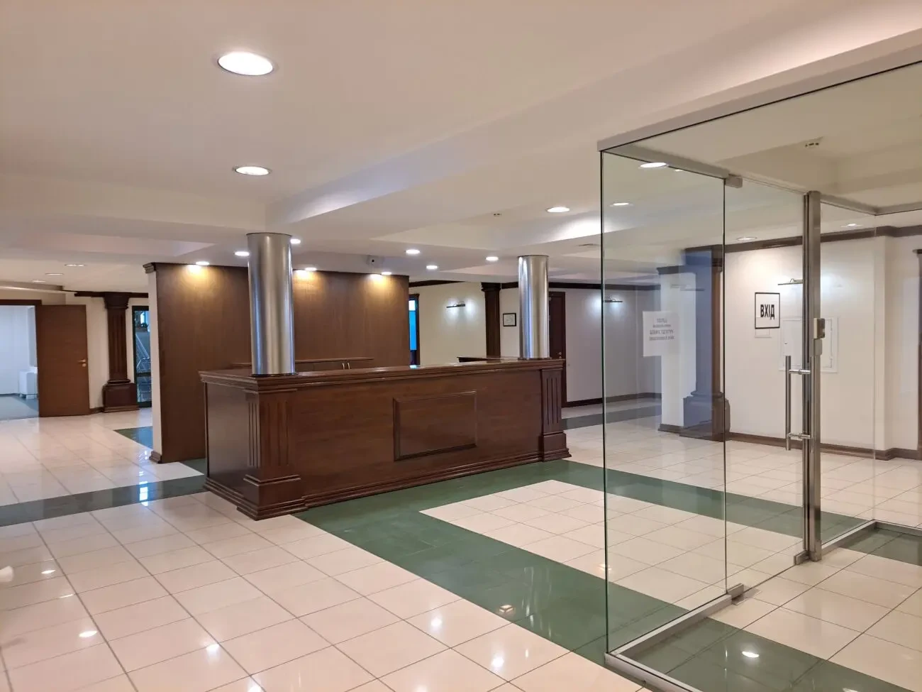 офіс в оренду 900 м2, Печерськ. Метро, укриття, опалення, власник 5