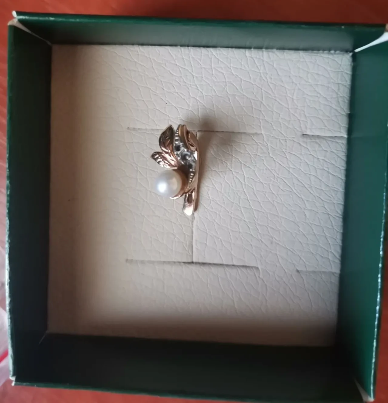 Сережка золота з перлиною. 585 проба 3