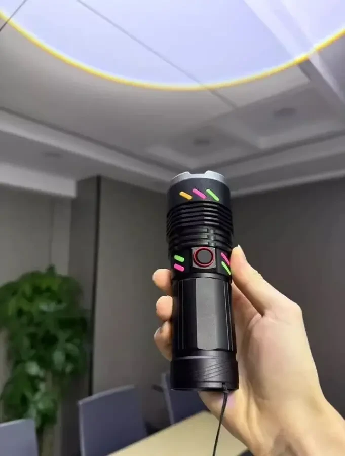 Мощный светодиодный лазерный фонарь. Світлодіодний лазерний ліхтар. 2