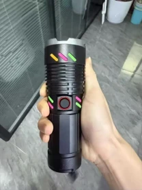 Мощный светодиодный лазерный фонарь. Світлодіодний лазерний ліхтар.